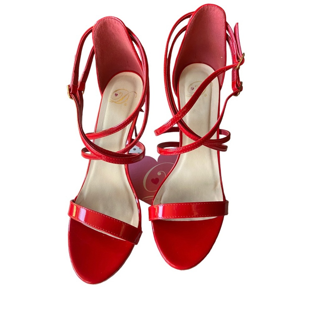 Red strapped heels - Picture 1 of 4